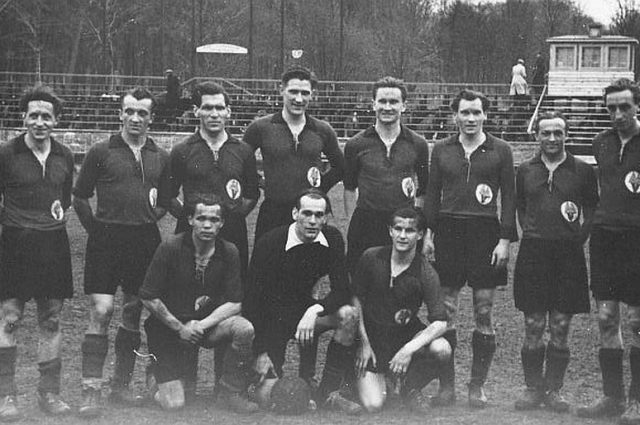 Babelsbergs Oberliga Elf 1949/50 (hintere Reihe, fünfter von links: Helmut Kandziora)